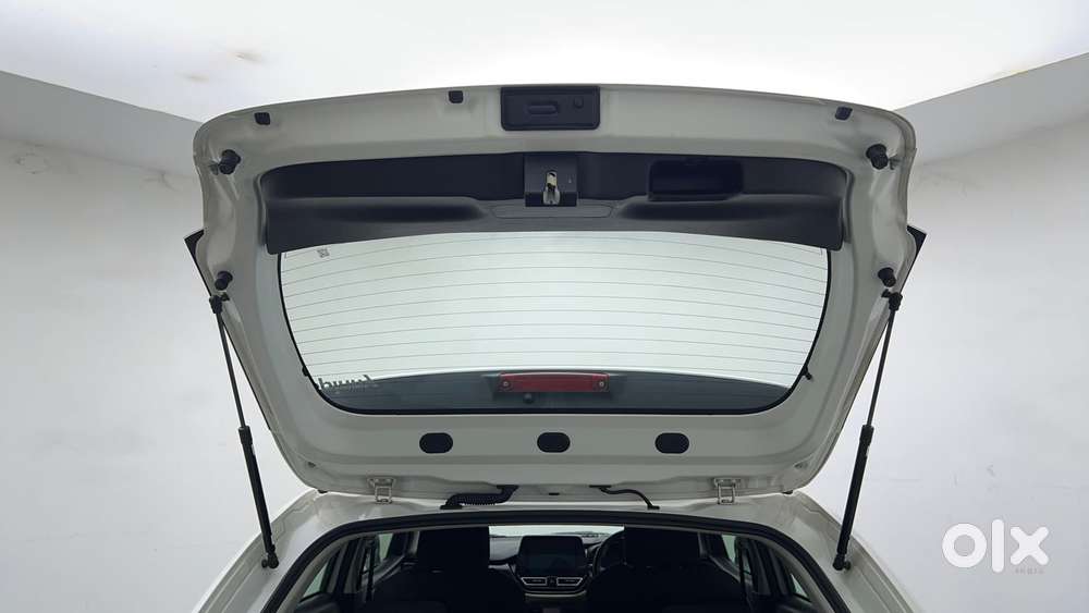 Toyota Glanza 1.2 V Amt, 2022, Petrol