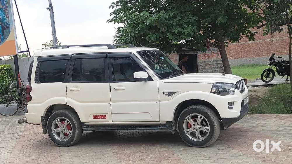 Mahindra Scorpio S 10 2.5 Diesel 2015