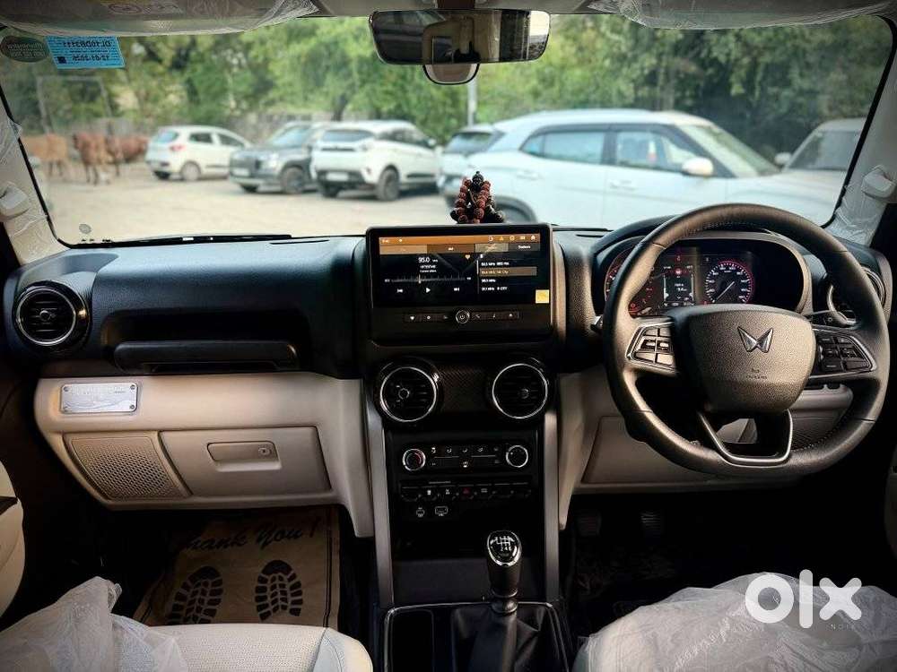 Mahindra Thar Roxx Mx5 Petrol Mt 2wd, 2026, Petrol