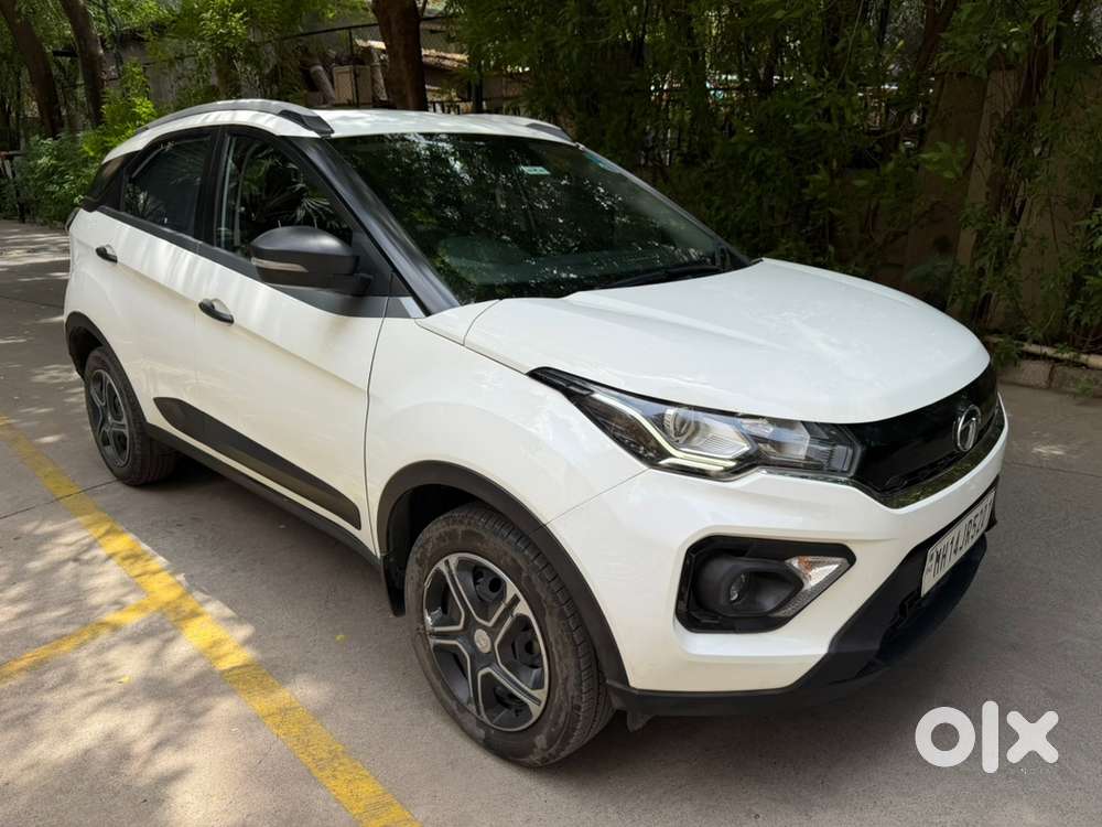 Tata Nexon Amt With Sunroof  Only 26k Km Driven  Excellent Condition