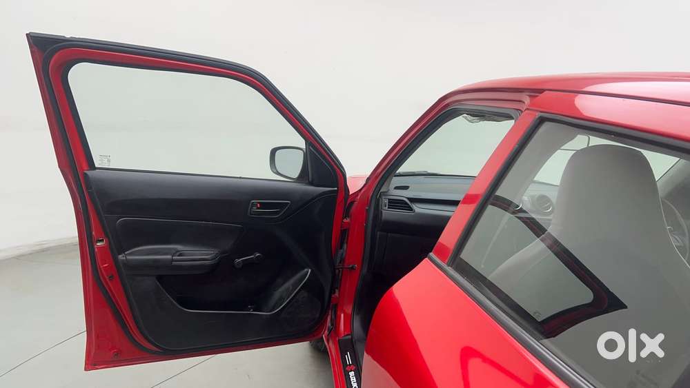 Maruti Suzuki Swift 1.3 Lxi, 2022, Petrol