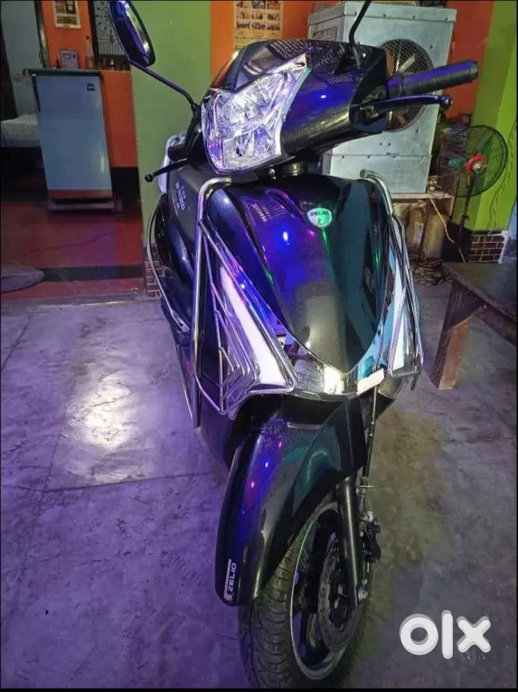 Very good ConditionZelio Legender Plus Electric Scooter 2024 Model