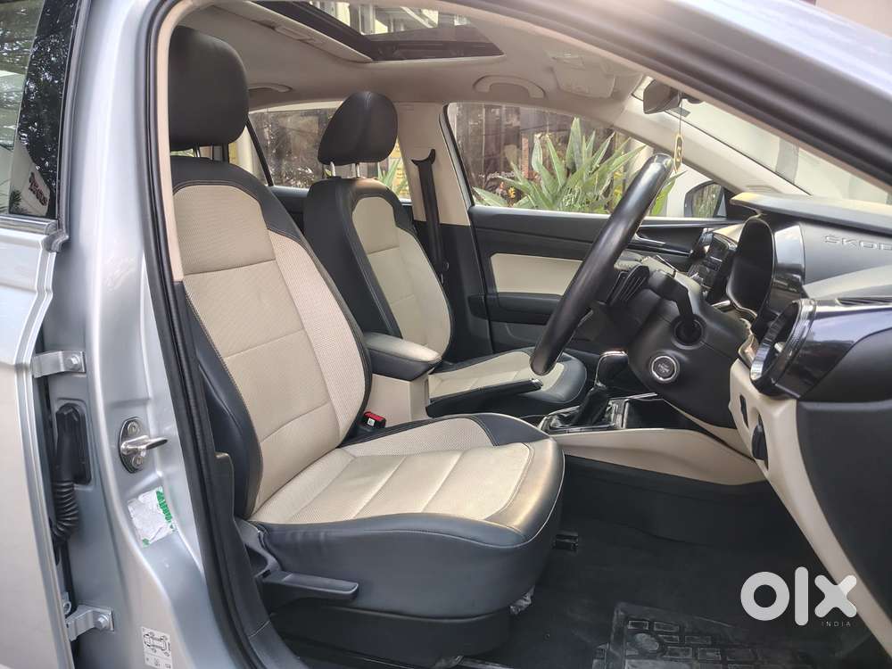 Skoda Slavia 1.0 Tsi Style At, 2023, Petrol