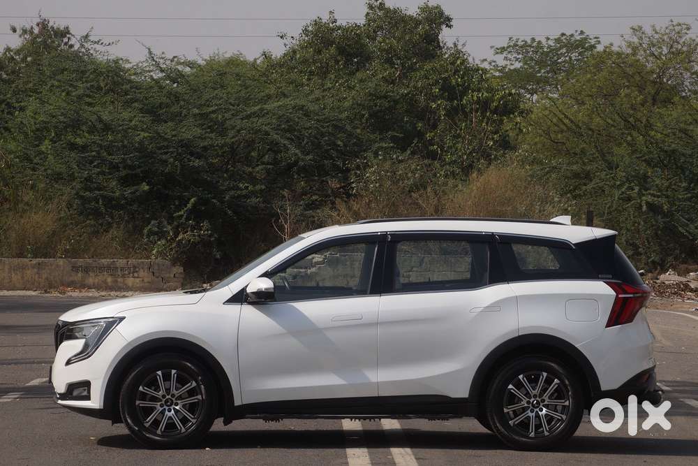 Mahindra Xuv700 2.0 Ax 7 Petrol At Luxury Pack Str, 2024, Petrol