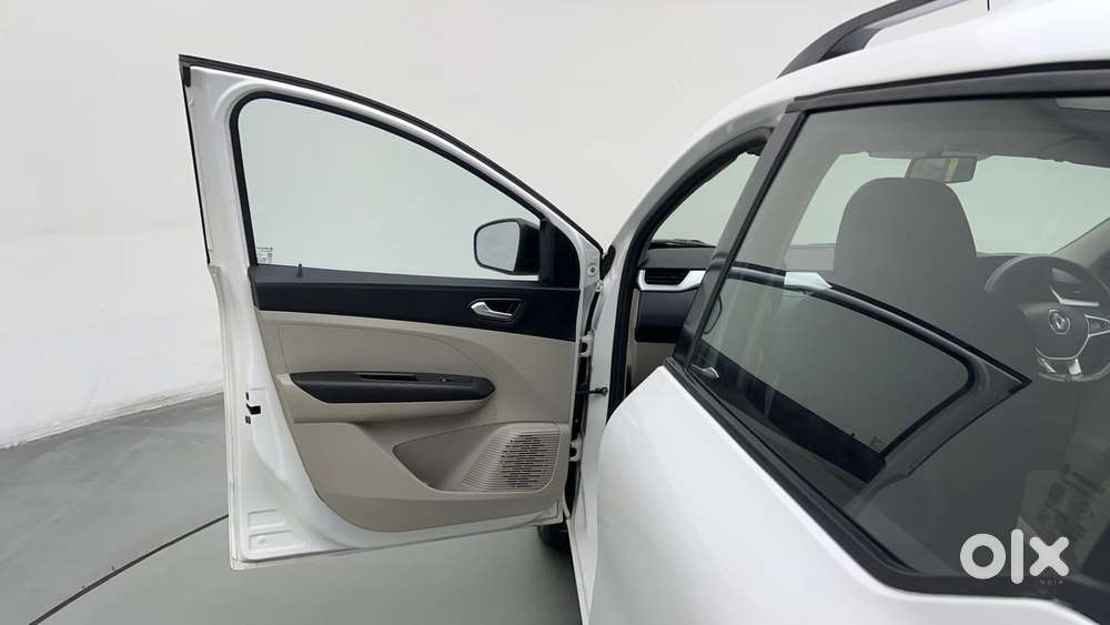 Renault Triber Rxz, 2022, Petrol