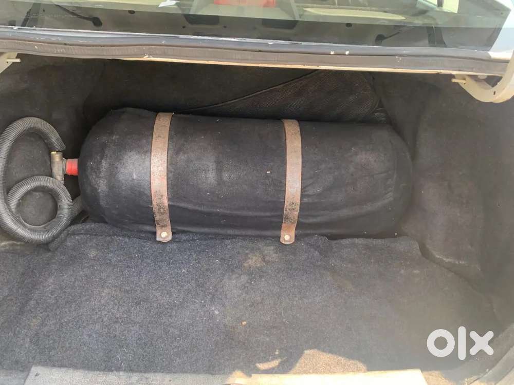 Swift Dezire 2011 Cng