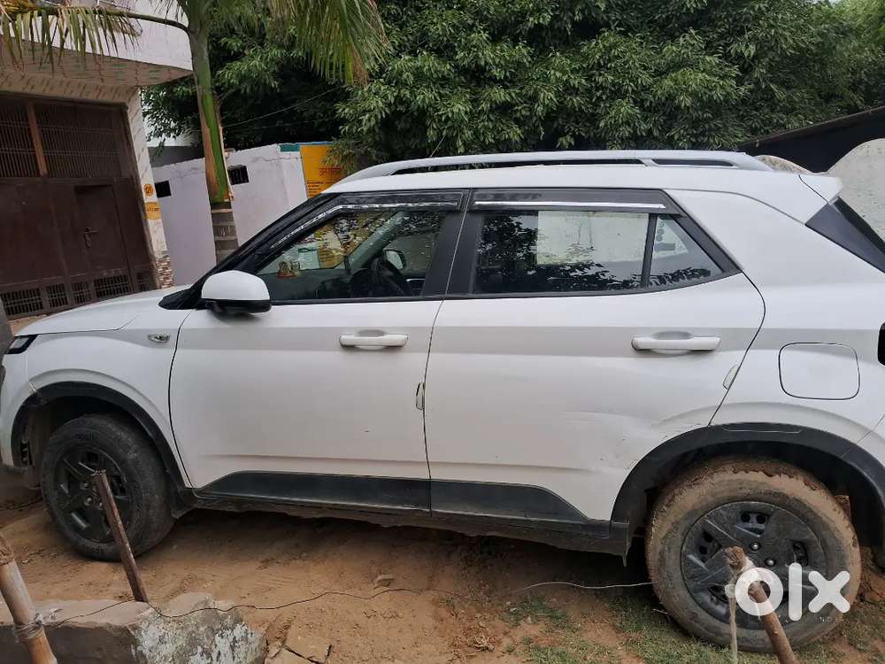 Hundai Venue 2nd Model Only 38000 Km Run