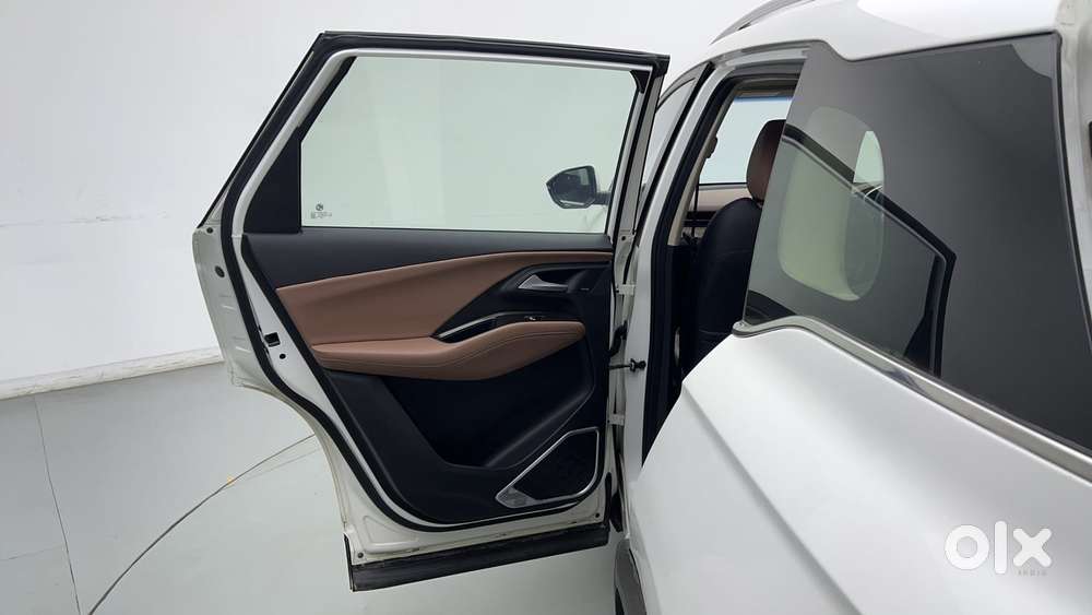 Mg Hector Plus Savvy Pro 1.5 Turbo Petrol Cvt 7 Str, 2023, Petrol