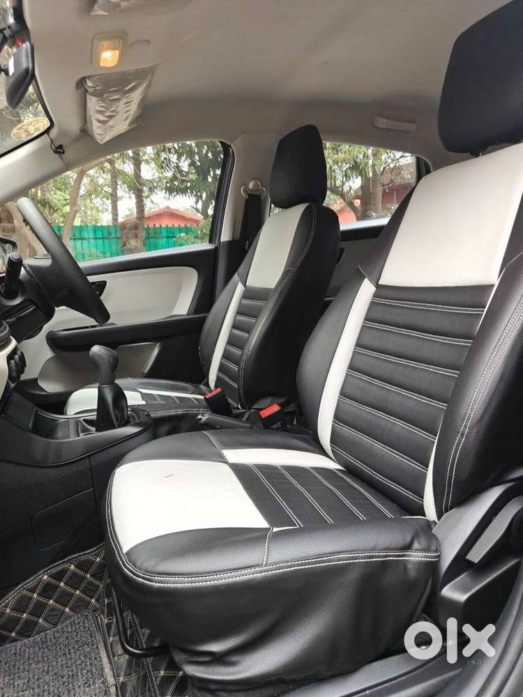 Tata Altroz 1.2 Xe, 2023, Petrol