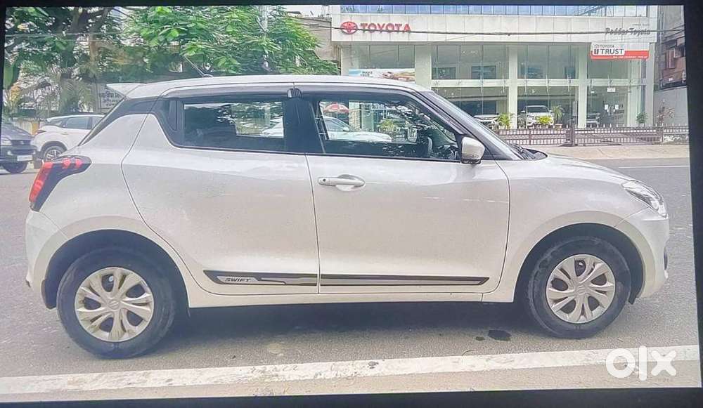 Maruti Suzuki Swift Vvt Vxi, 2021, Petrol