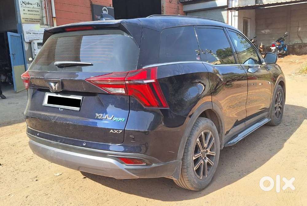 Mahindra Xuv700 2.0 Ax 7 Petrol Mt Str, 2022, Petrol