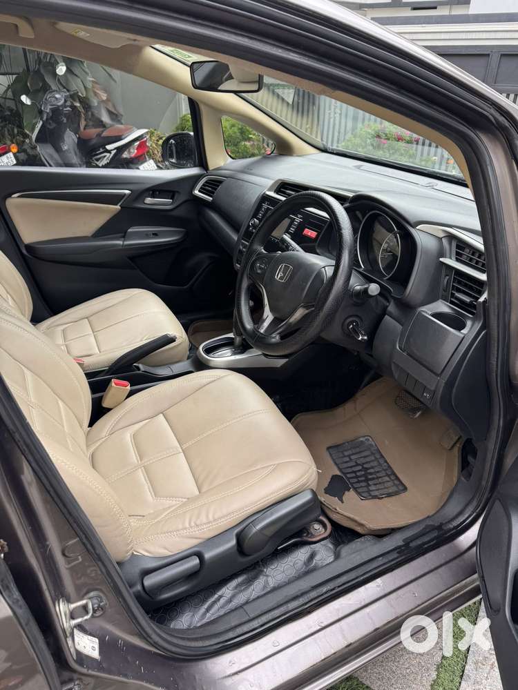 Honda Jazz V Automatic, 2016, Petrol