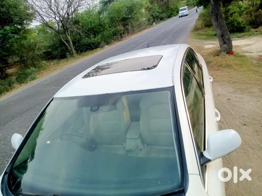 Skoda Superb 2010 Diesel 105000 Km Driven