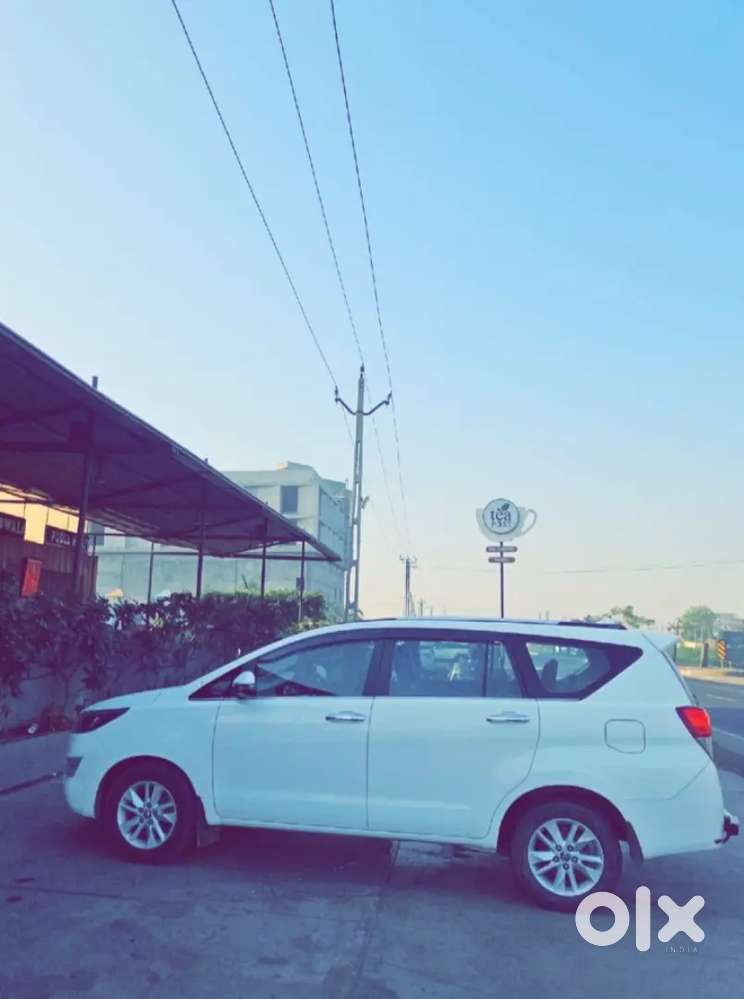 Toyota Innova Crysta 2017 Diesel 140000 Km Driven