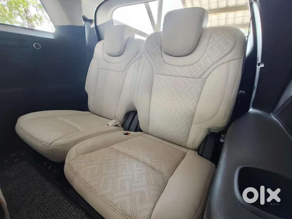 Mahindra Xuv700 Ax5 Diesel Automatic | 2024 Model | Single Owner