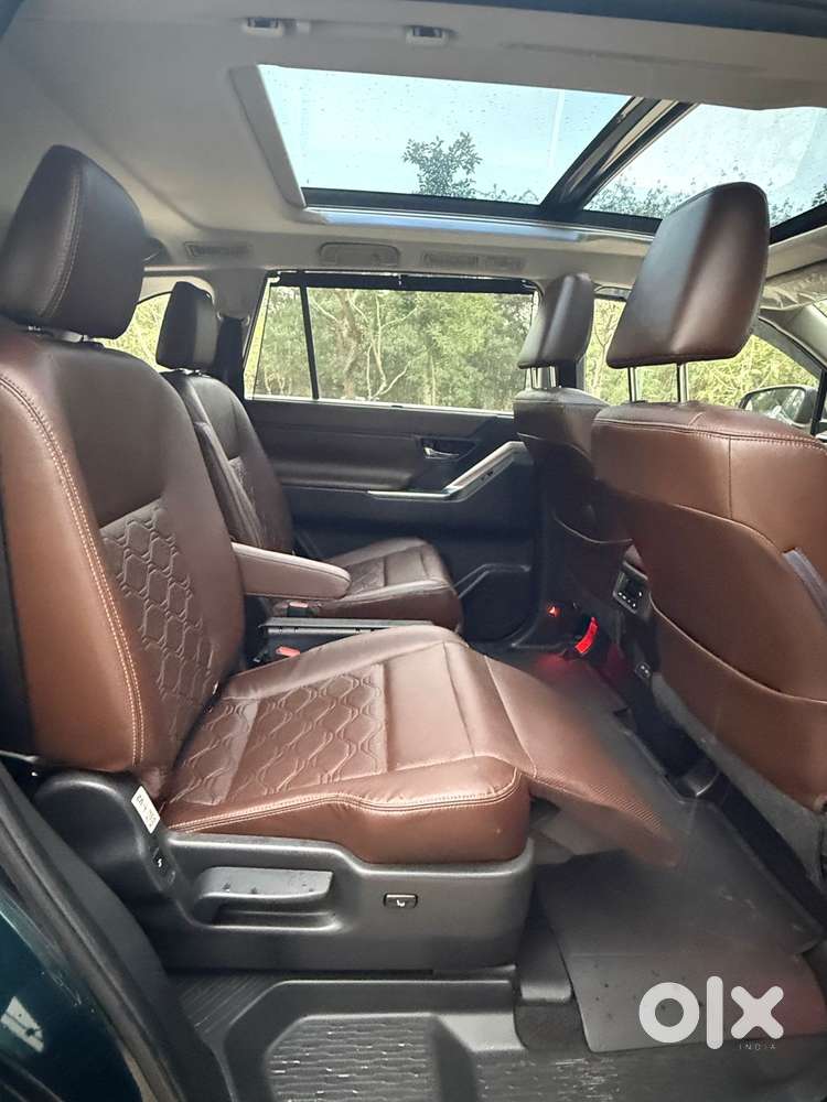 Toyota Innova Hycross 2.0 Zx Hybrid 7 Str, 2024, Petrol