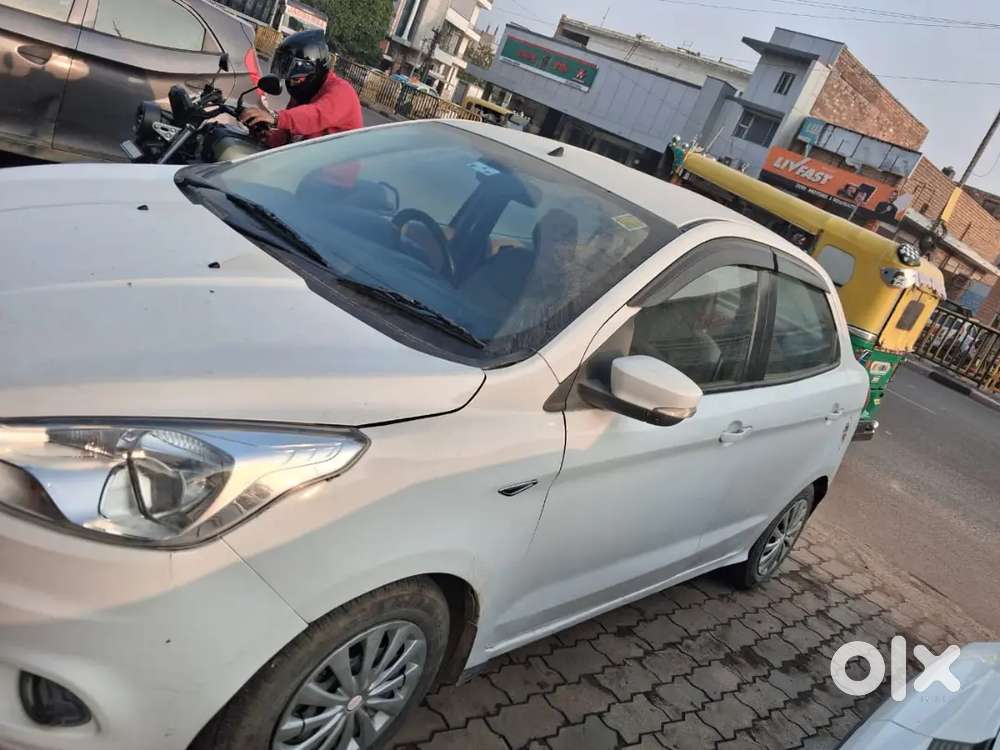 Ford Aspire Titanium Blu 2016