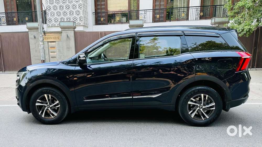 Mahindra Xuv700 2.0 Ax 5 Petrol At Str, 2022, Petrol