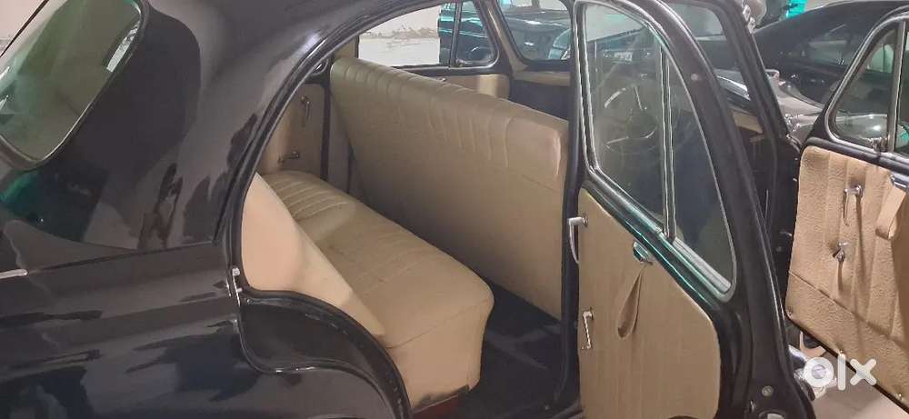 Hindustan Motors  Black Bassador