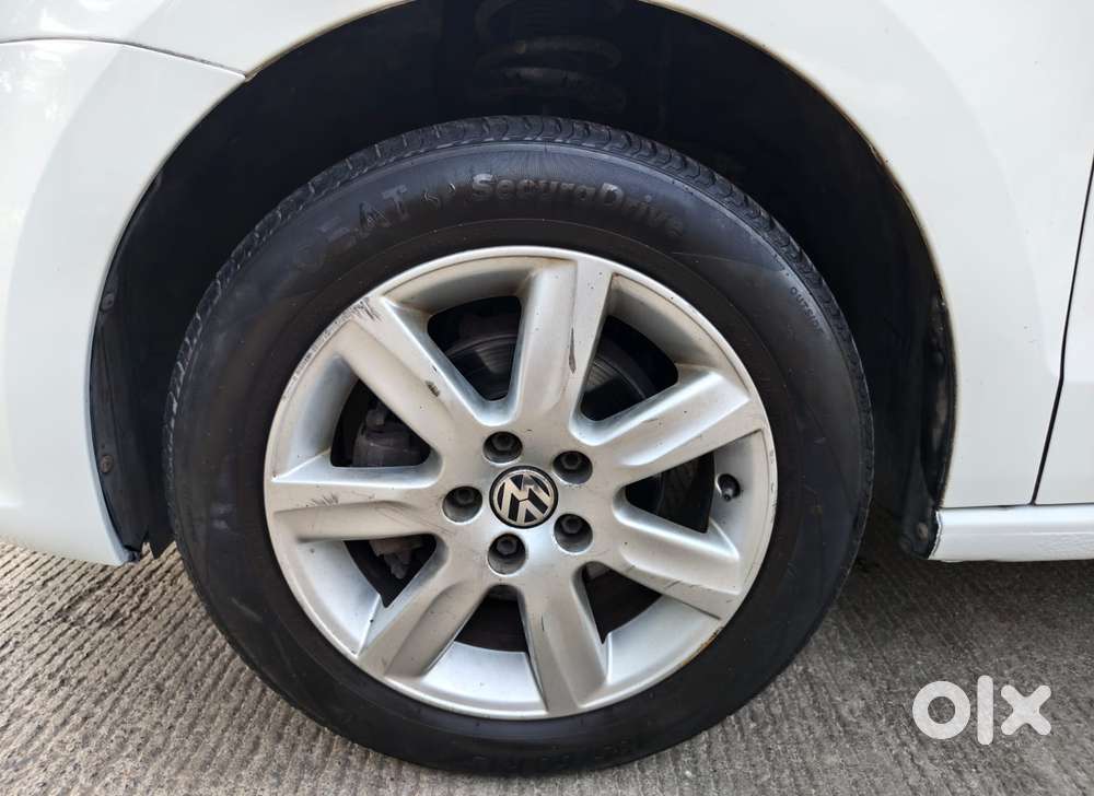 Volkswagen Vento 2010-2013 Petrol Highline, 2011, Petrol