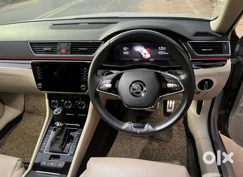 Skoda Superb 2.0 L&k Tsi At, 2023, Petrol
