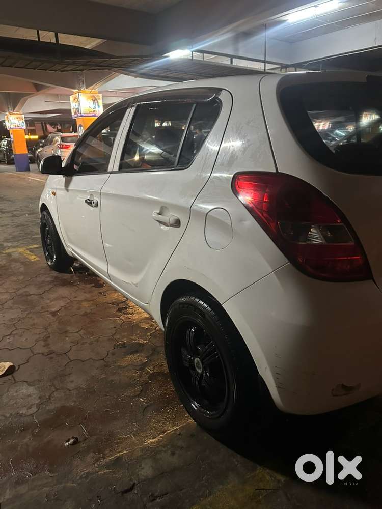 Hyundai I20 Petrol Manual 2011