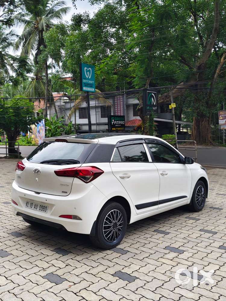 Hyundai I20 Sportz 1.2 Ivt Dual Tone, 2015, Petrol