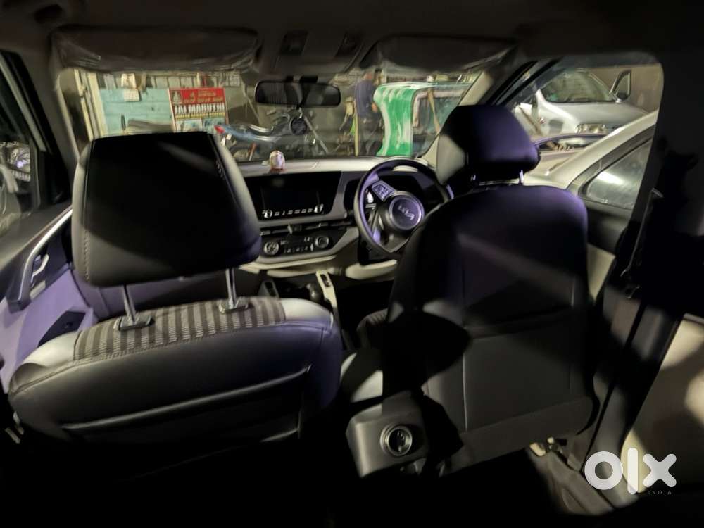 Kia Carens 2022 Km Driven