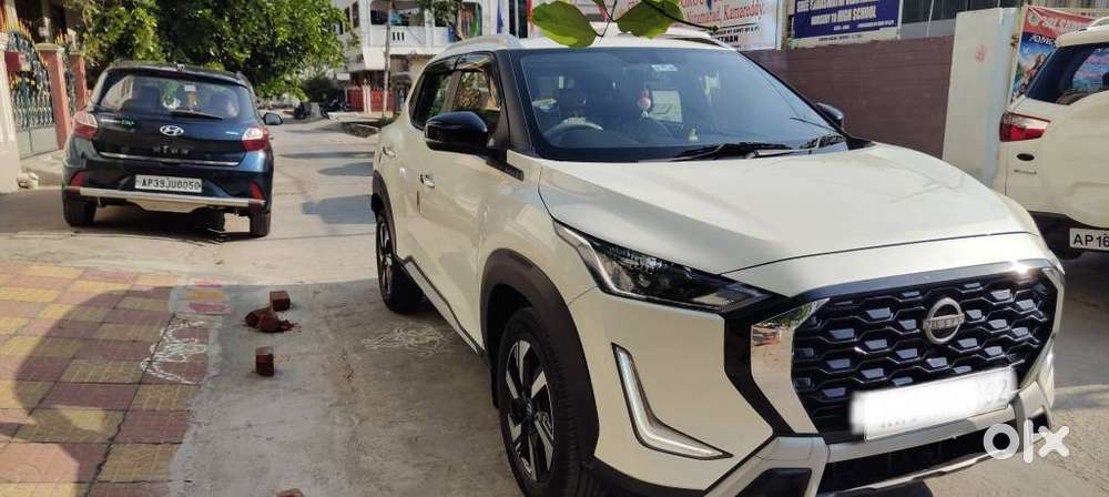 Nissan Magnite 1.0 Xv Premium, 2025, Petrol