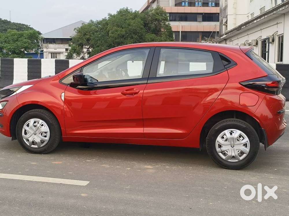 Tata Altroz 1.2 Xe, 2022, Petrol