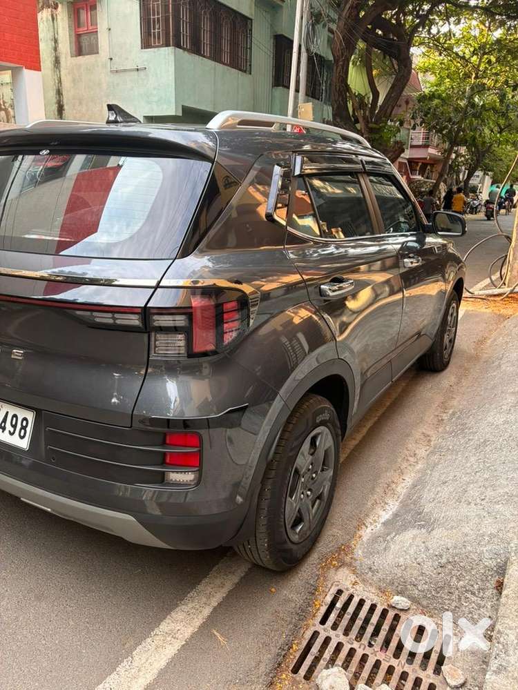 Hyundai Venue 2024 Petrol- New Like