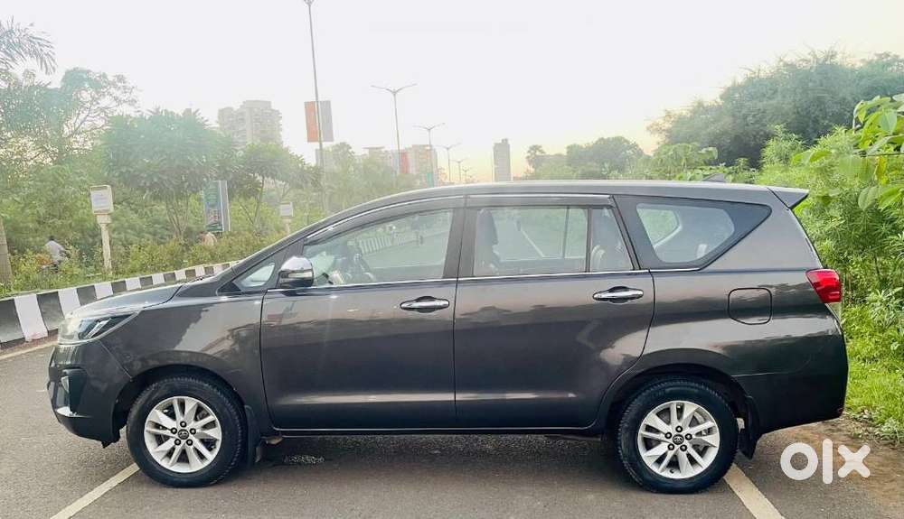 Toyota Innova Crysta 2.8 Zx At 7 Seater, 2017, Diesel