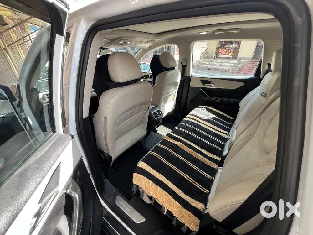 Mahindra Xuv700l 2024 Diesel 30000 Km Driven