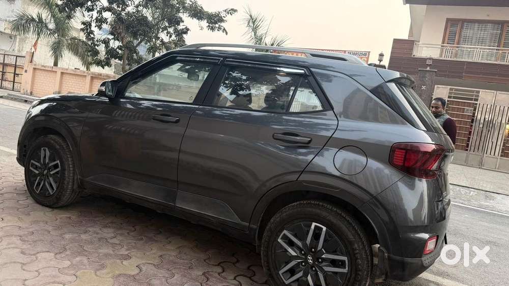Hyundai Venue 2022 Diesel Well Maintained