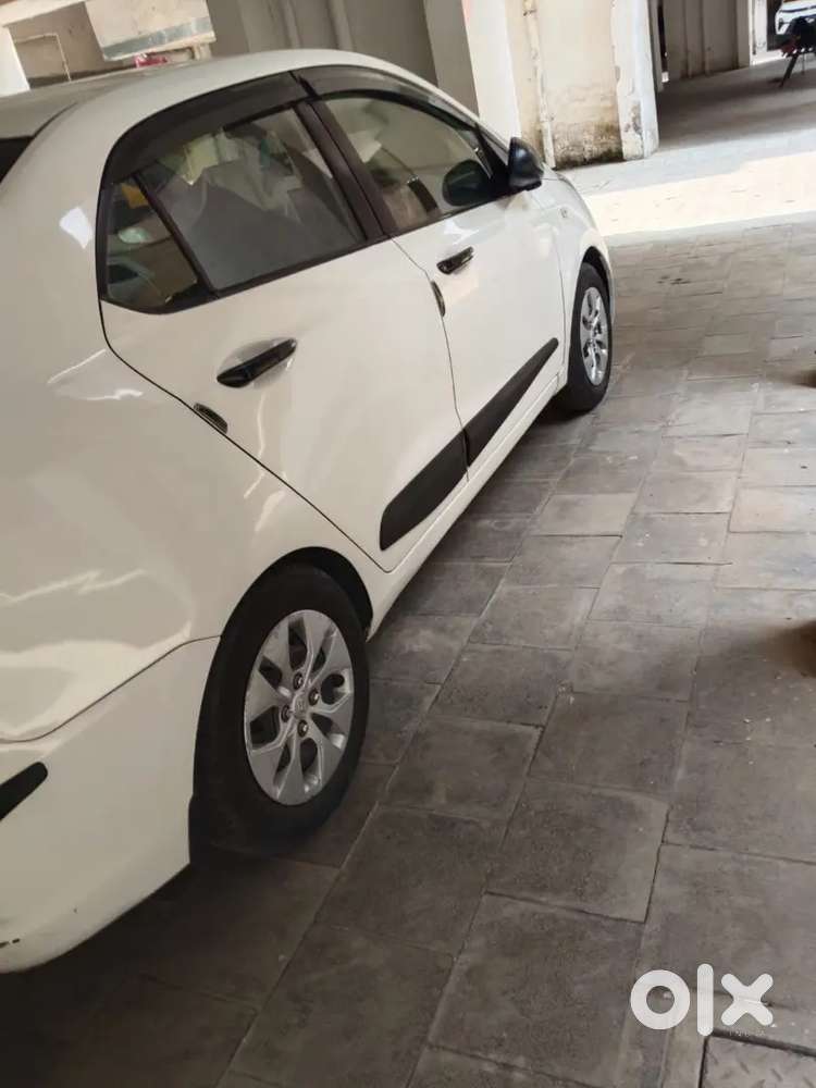 Hyundai Xcent Vtvt Abs P Bsiv 2016 Manual Petrol Car