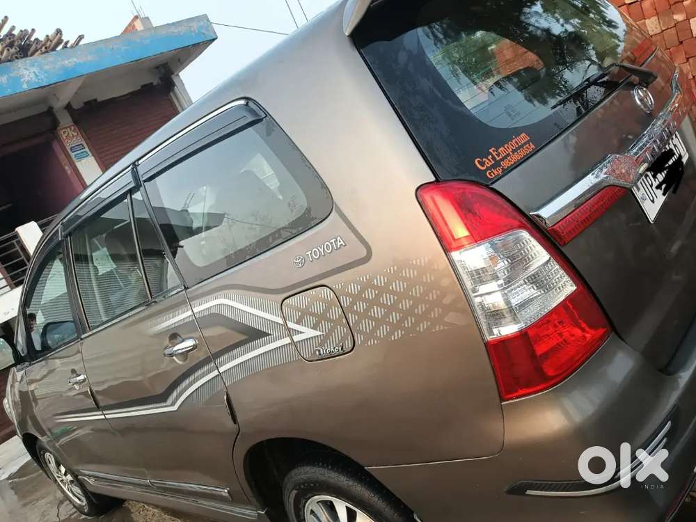 Toyota Innova 2015