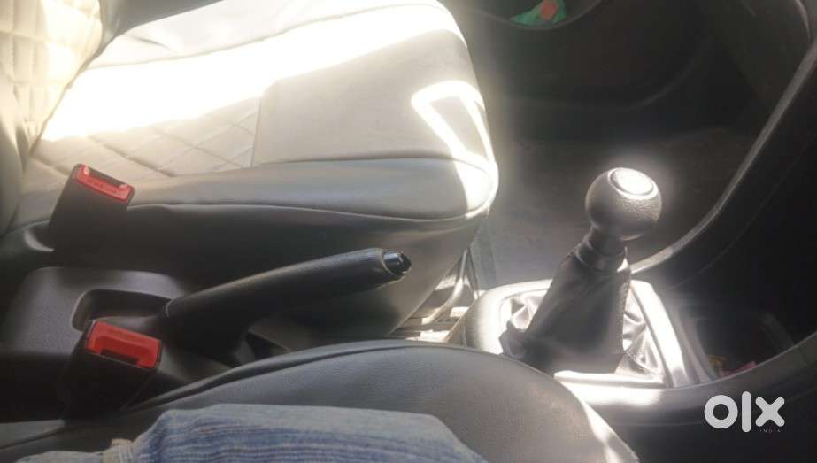 Maruti Suzuki Swift Lxi Optional-o, 2017, Petrol