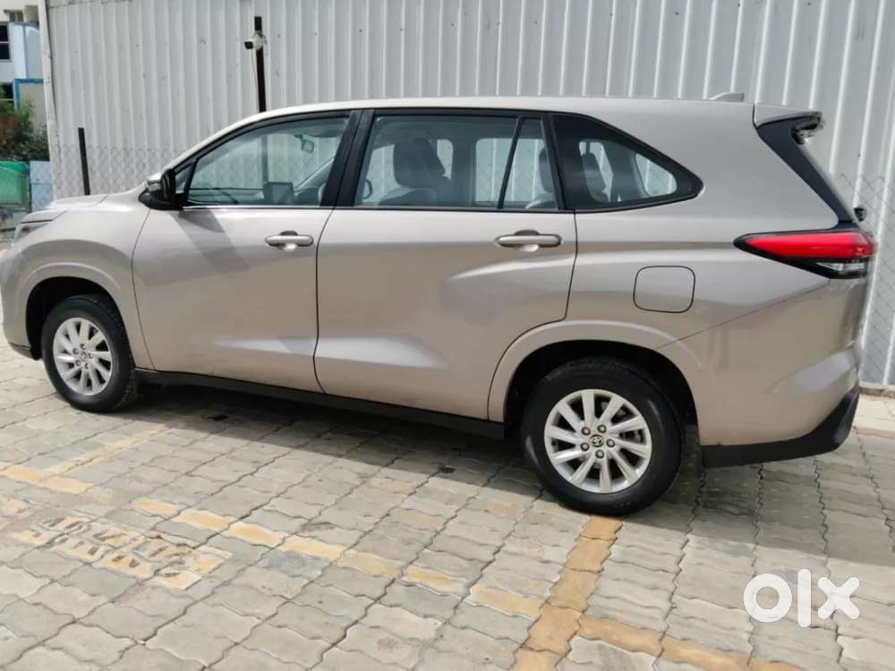 Toyota Innova Hycross, 2024, Petrol