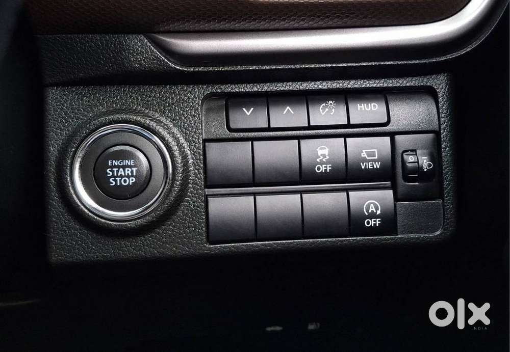 Maruti Suzuki Brezza 1.5 Zxi Plus Smart Hybrid Dual Tone, 2025, Petr..