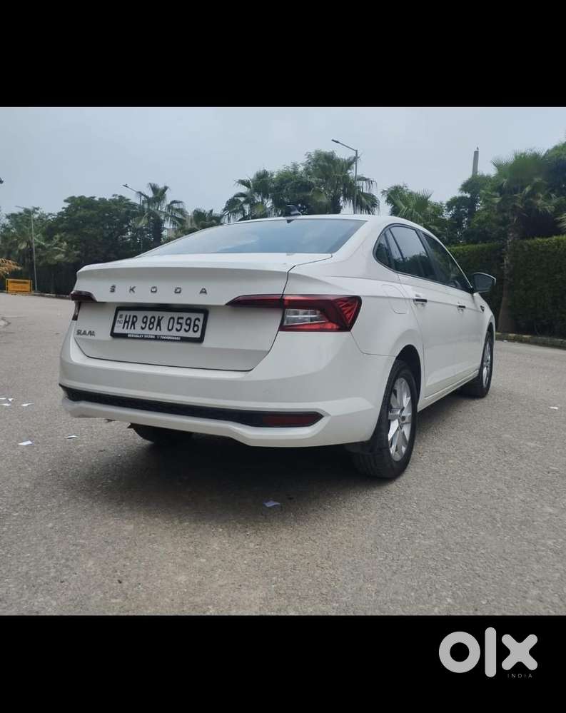 Skoda Slavia 1.0 Ambition Tsi, 2023, Petrol
