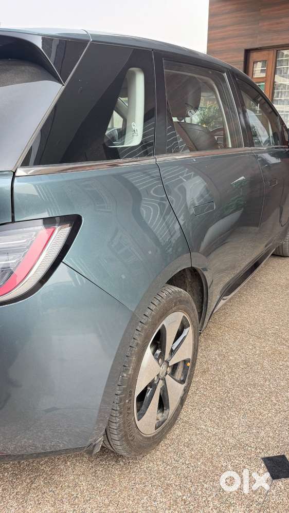Mg Windsor Ev Essence 2025