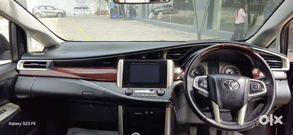 Toyota Innova Crysta 2.4 V, 2017, Diesel