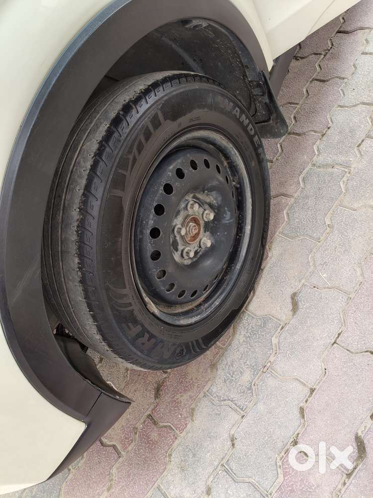 Mahindra Xuv300 1.2 W6 Amt Petrol, 2022, Petrol