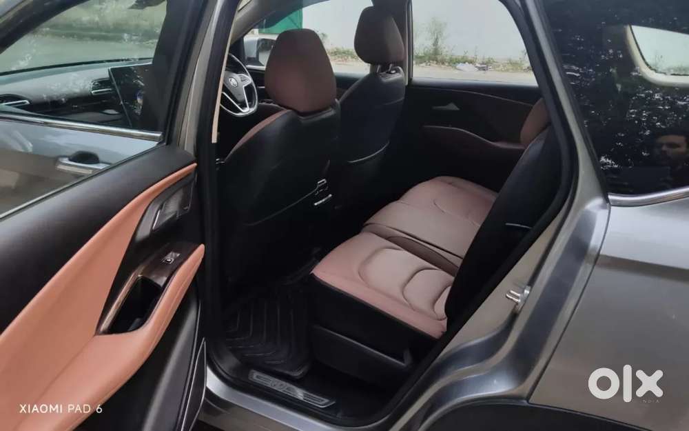 Mg Hector Plus Sharp Pro 1.5 Turbo Petrol Cvt 7 Str, 2024, Petrol
