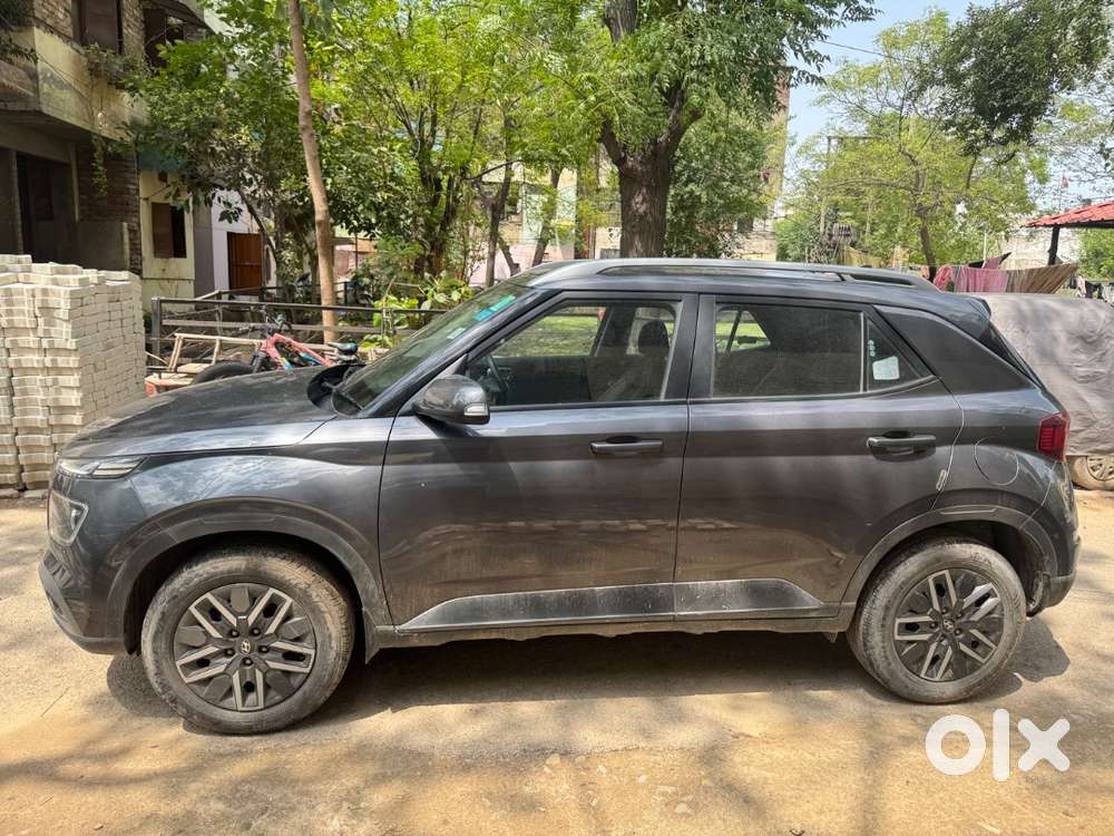 Hyundai Venue 2021 Petrol 41000 Km Driven