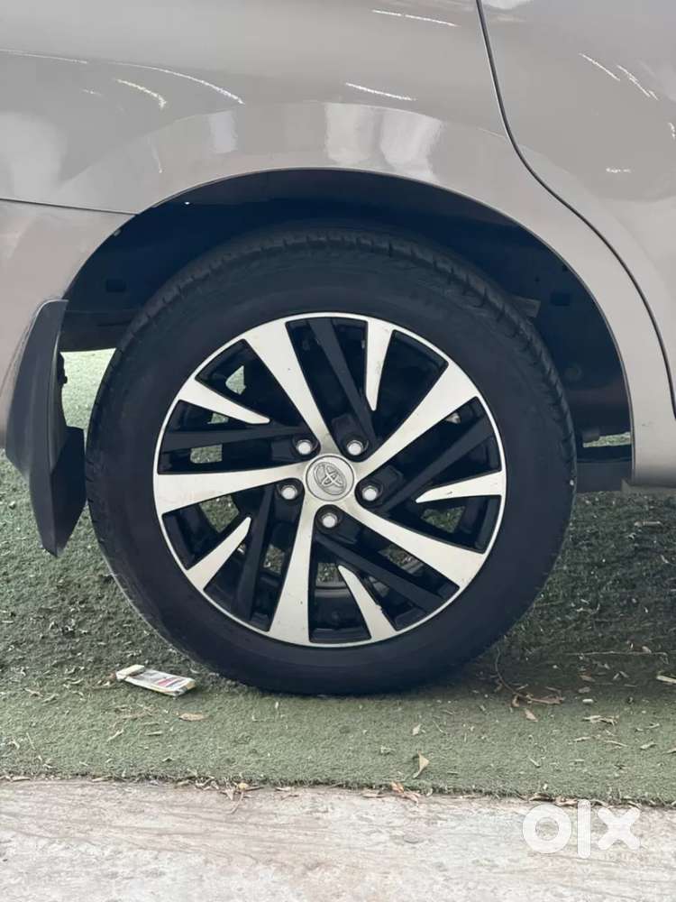 Toyota Innova Crysta 2.7 Zx At, 2022, Petrol