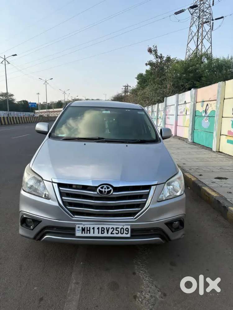 Innova 2015 2.5g Top Variant