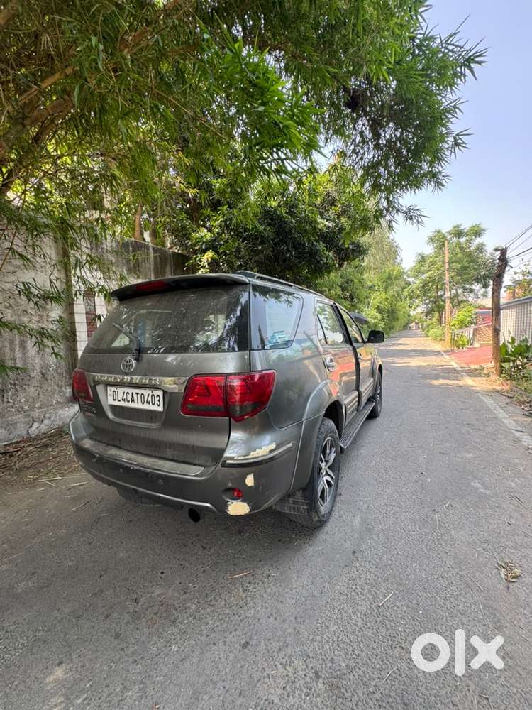 Toyota Fortuner 2011 Diesel 150000 Km Driven