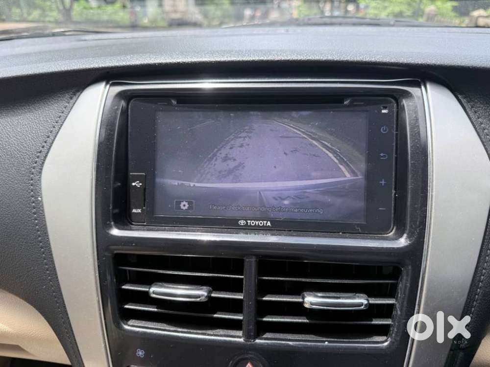 Toyota Yaris V Cvt, 2019, Petrol