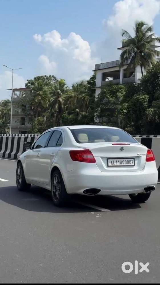 Maruti Suzuki Kizashi 2013 Petrol Well Maintained